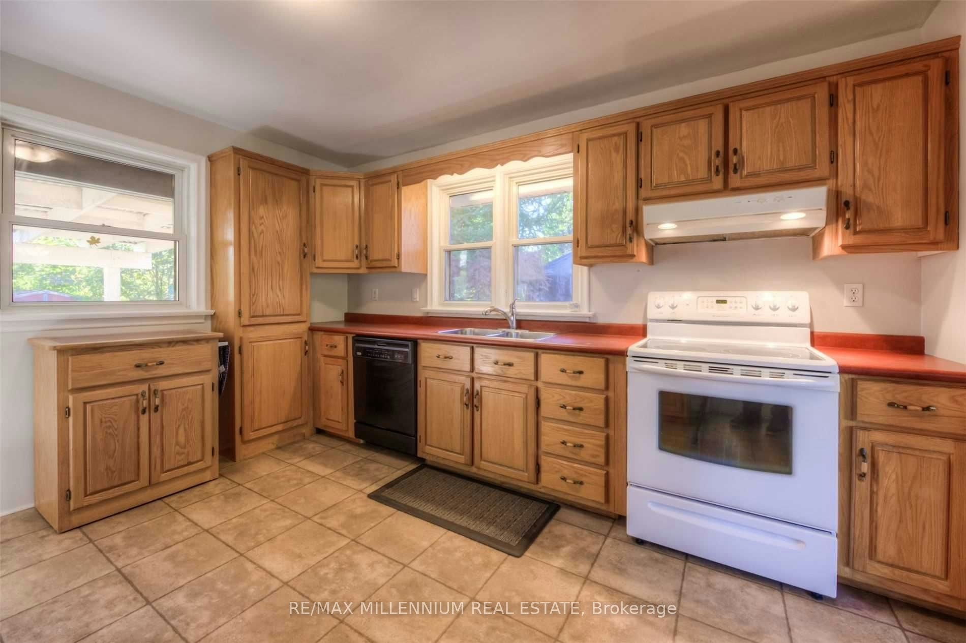 135 Byron Avenue, Kitchener, ON, N2C 1Z7 - 6