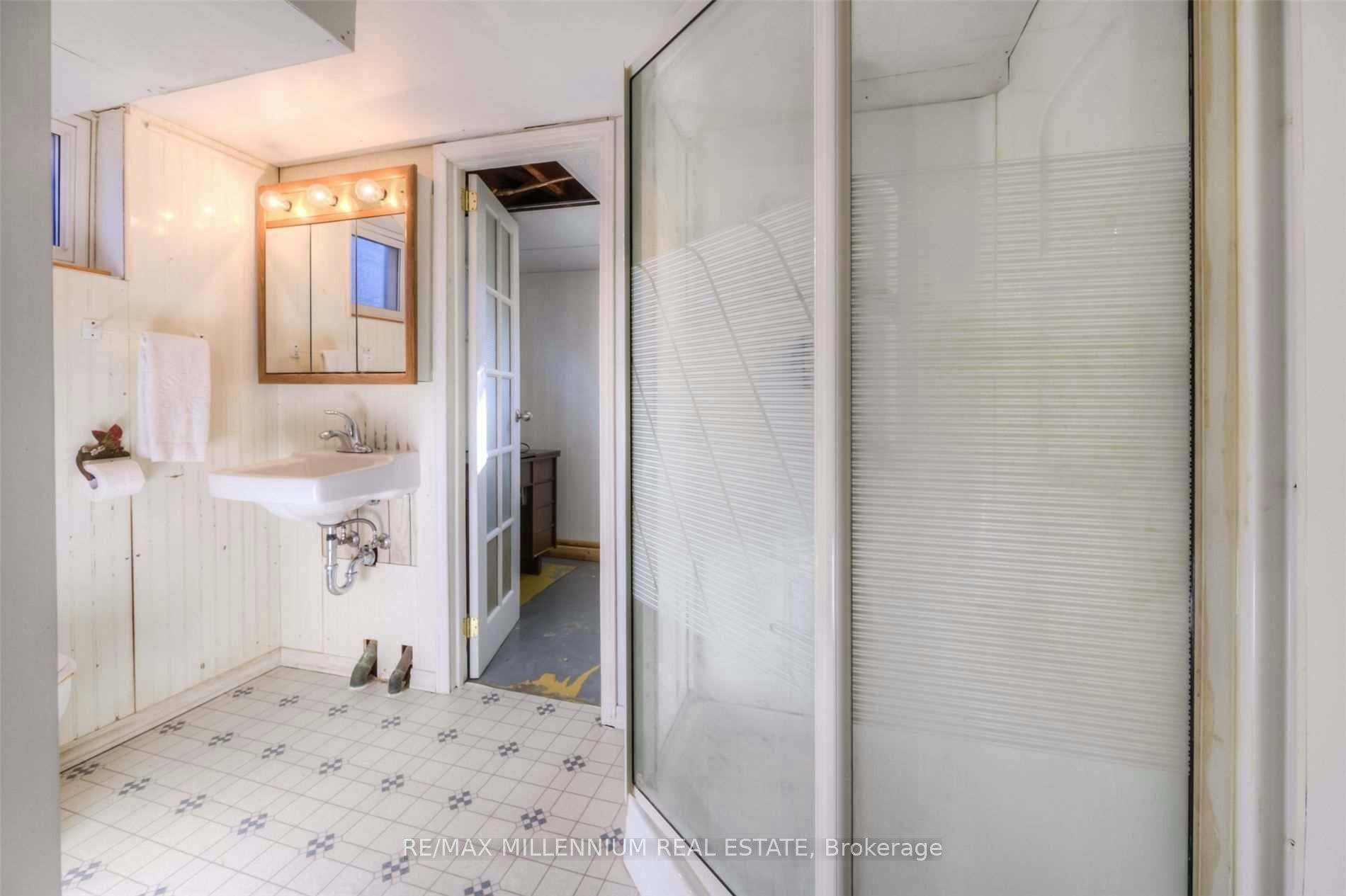135 Byron Avenue, Kitchener, ON, N2C 1Z7 - 8