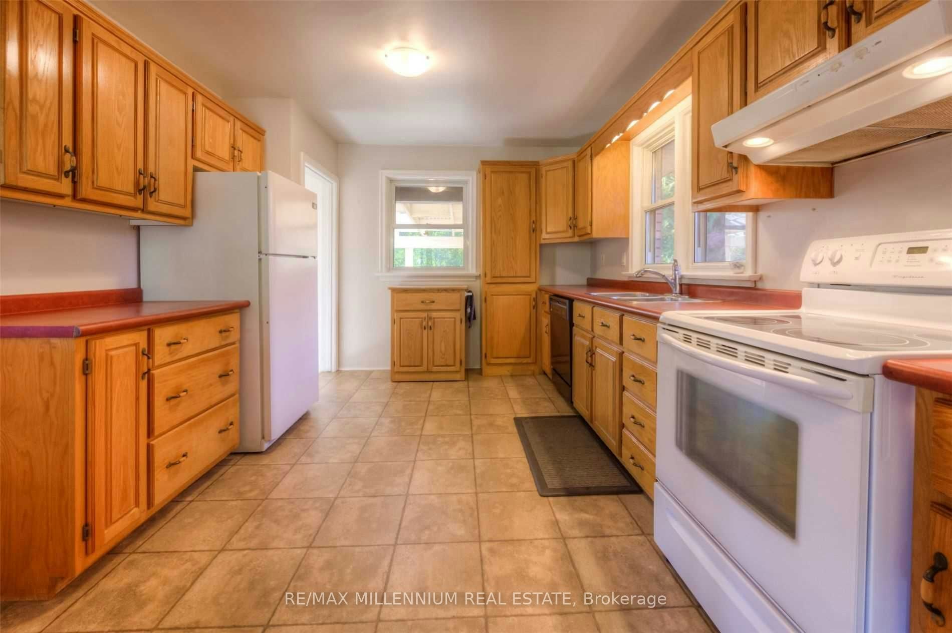 135 Byron Avenue, Kitchener, ON, N2C 1Z7 - 5