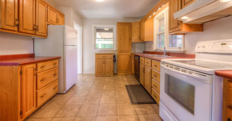 135 Byron Avenue, Kitchener, ON, N2C 1Z7 - 5