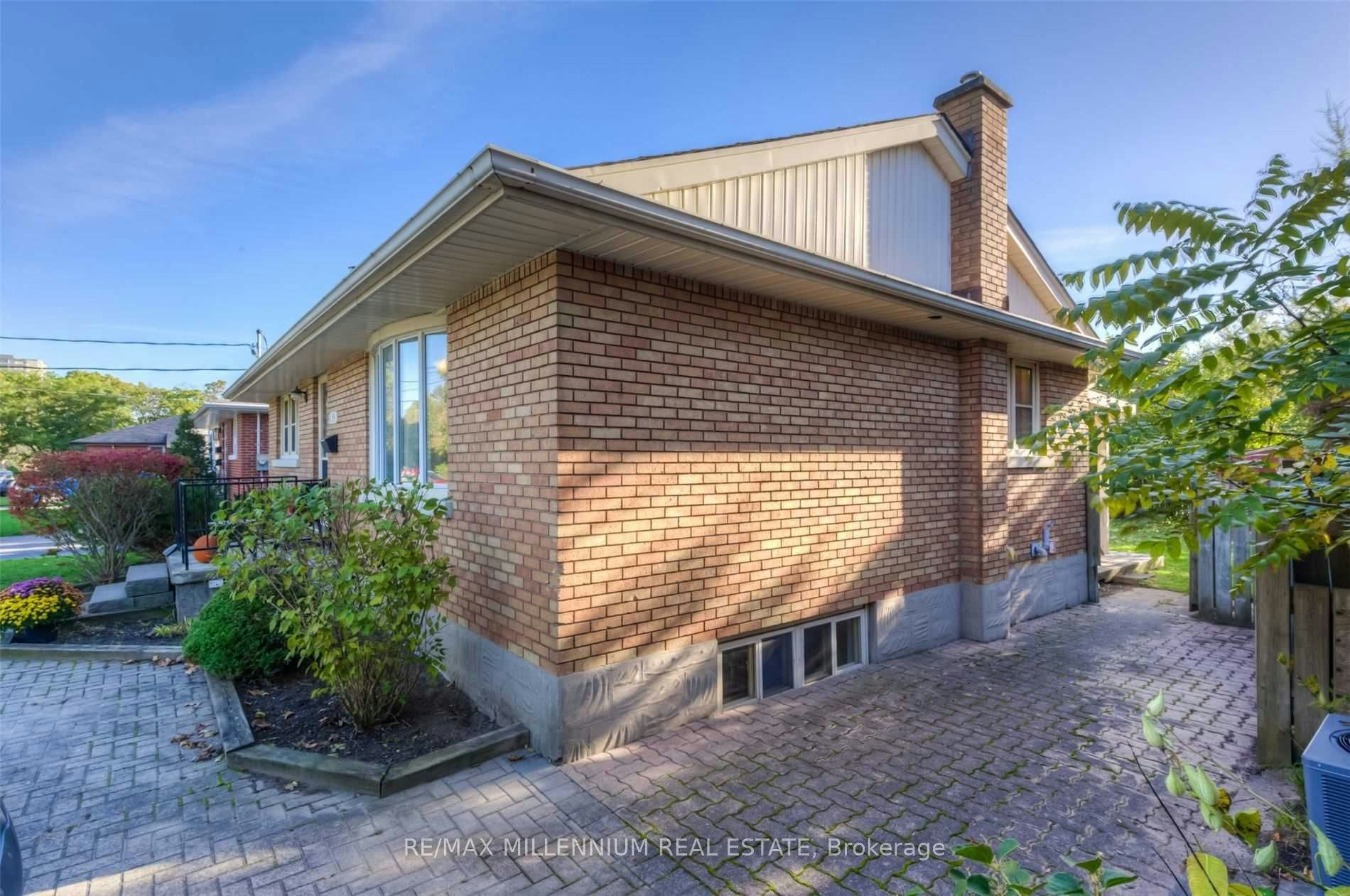 135 Byron Avenue, Kitchener, ON, N2C 1Z7 - 2