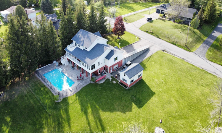 599 Maniece Avenue