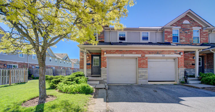 37-124 Gosling Gardens, Guelph, ON, N1G 5K6