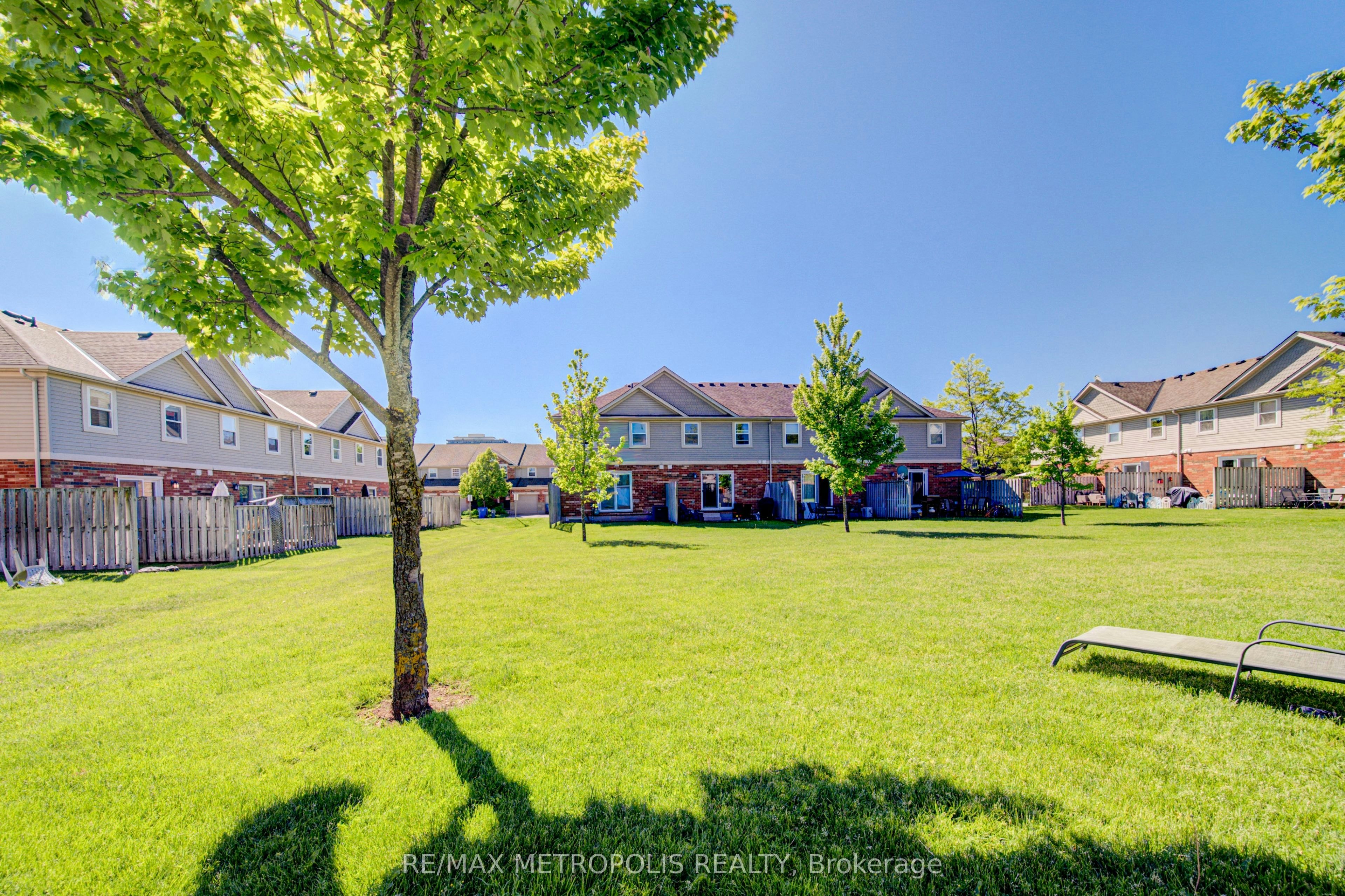 37-124 Gosling Gardens, Guelph, ON, N1G 5K6 - 37
