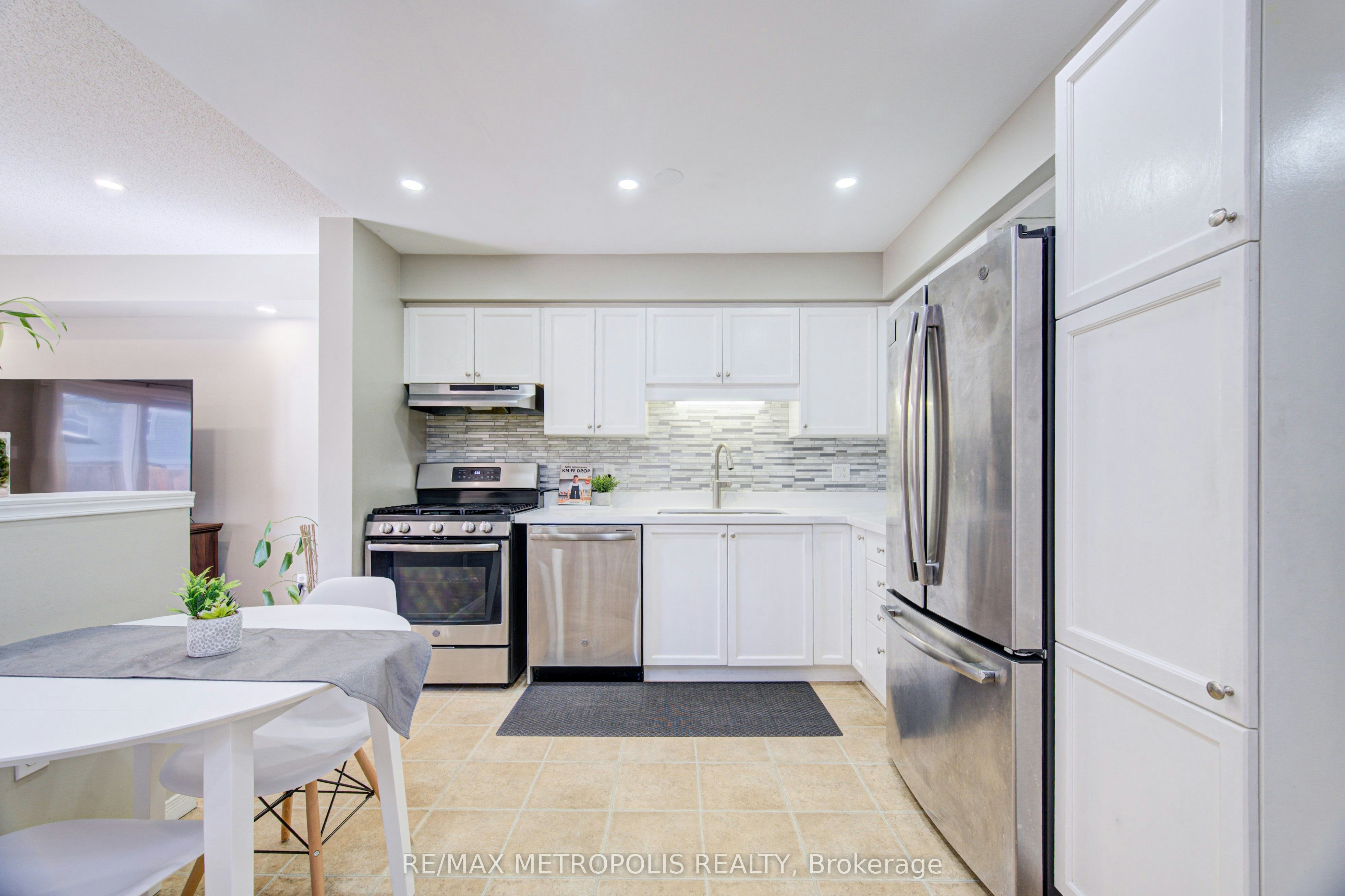 37-124 Gosling Gardens, Guelph, ON, N1G 5K6 - 8