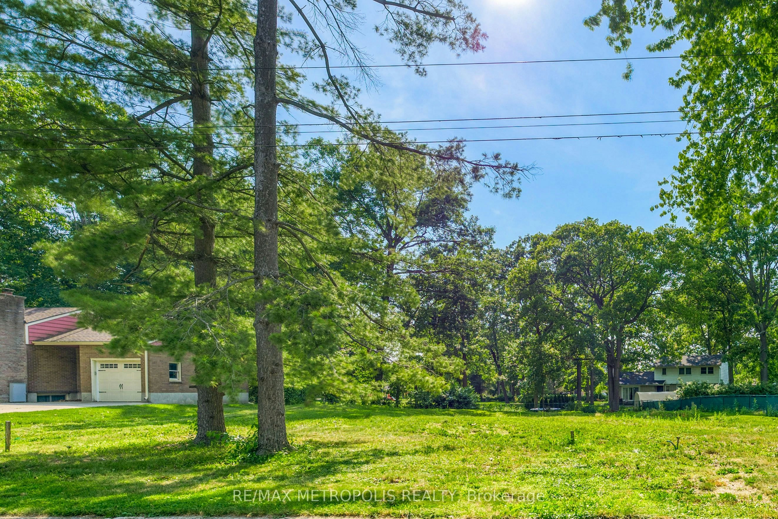 1307-S Ridgewood Drive, Sarnia, ON, N7V 3R2