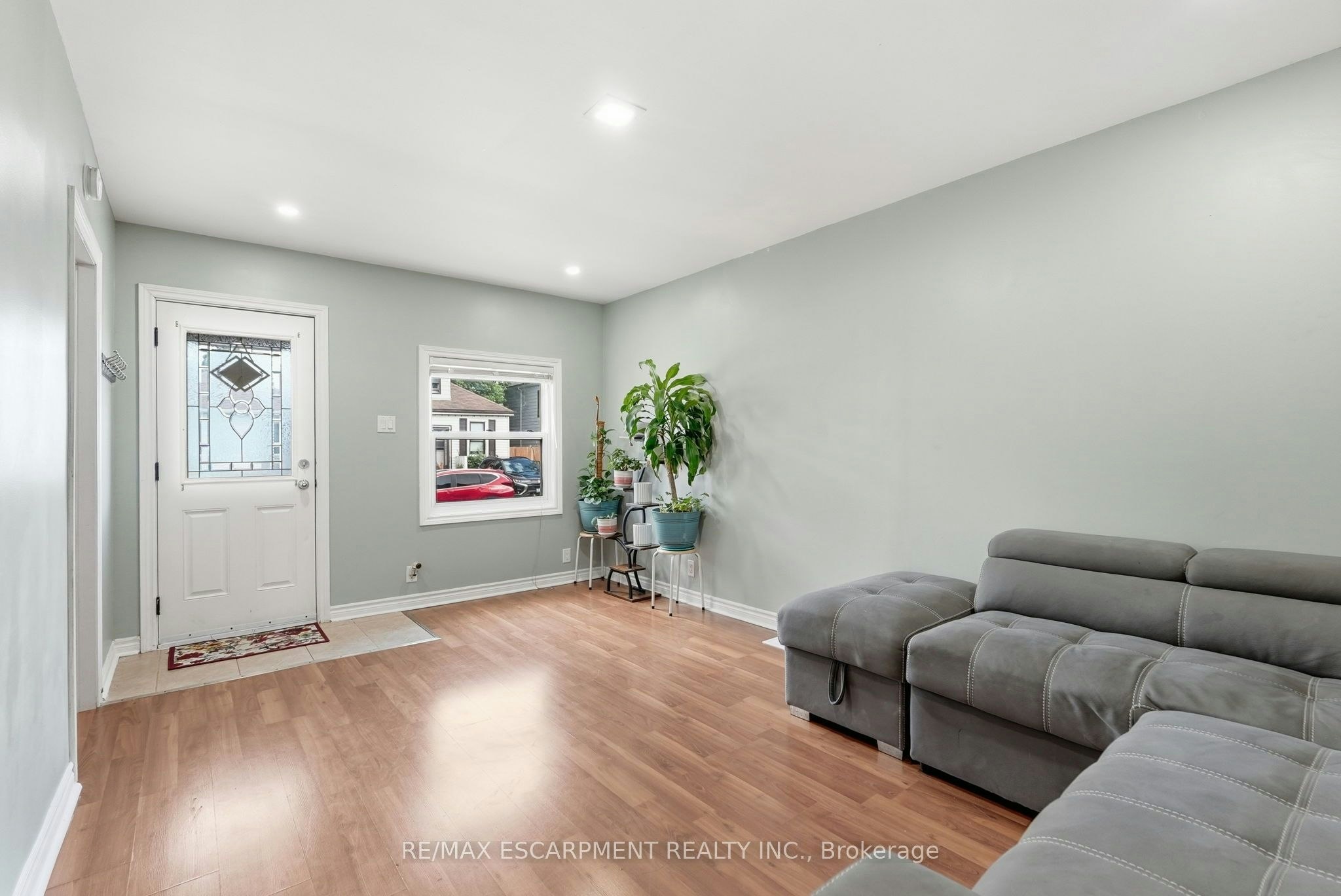 127 Park Row N - 5