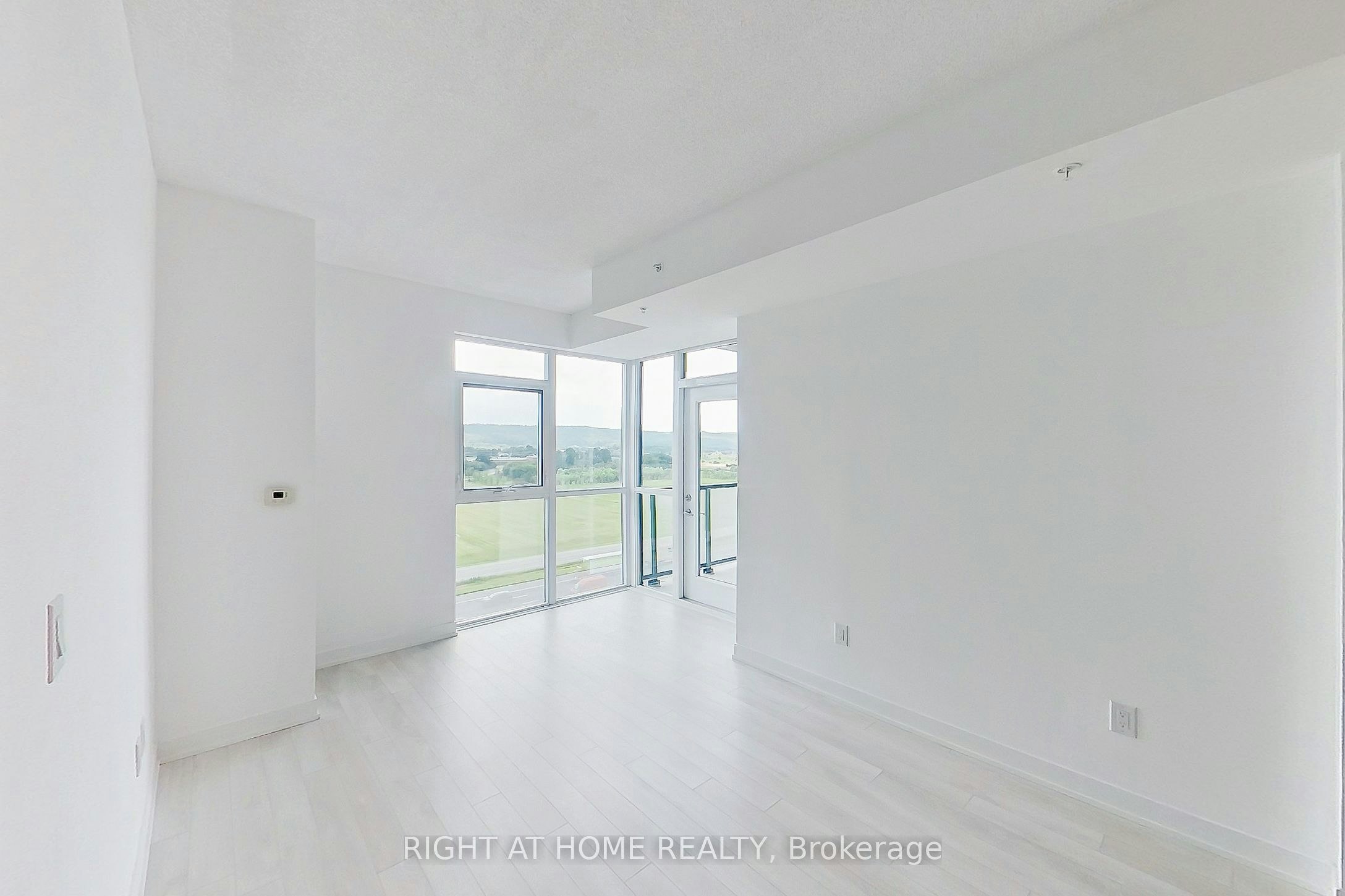 809-550 North Service Road, Grimsby, ON, L3M 0H9 - 4