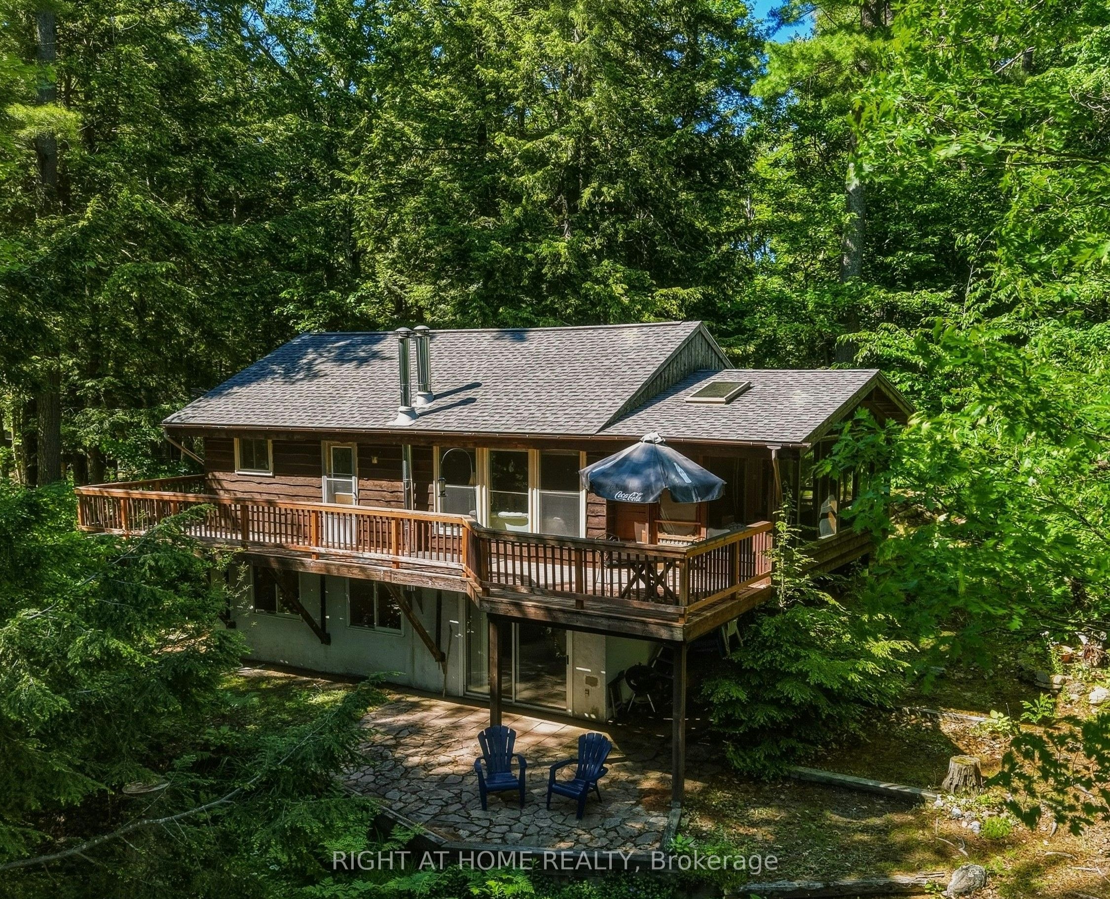 1527 Moon River Road, Muskoka Lakes, ON, P0C 1H0