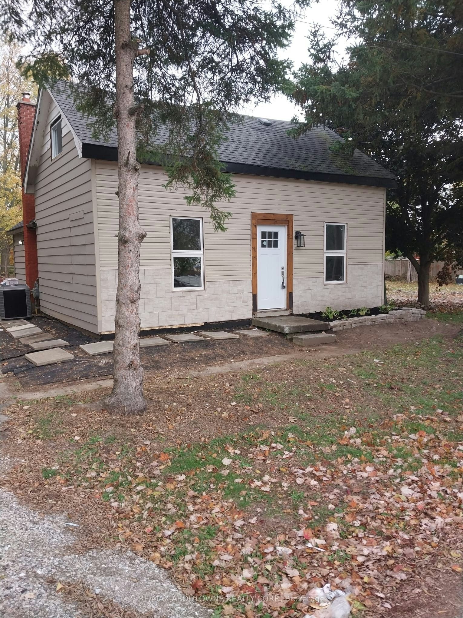 1071 Southcote Road, Hamilton, ON, L9G 3L1