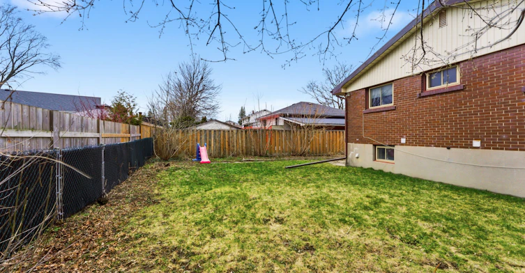 Lower Unit-10 Plaza Square, Belleville, ON, K8N 4J3 - 18