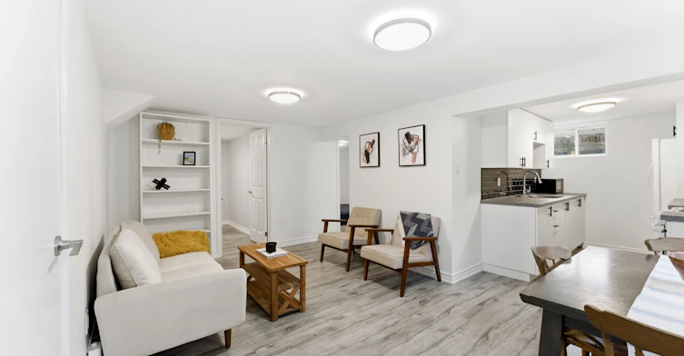 Lower Unit-10 Plaza Square, Belleville, ON, K8N 4J3