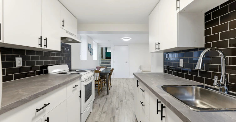 Lower Unit-10 Plaza Square, Belleville, ON, K8N 4J3 - 11
