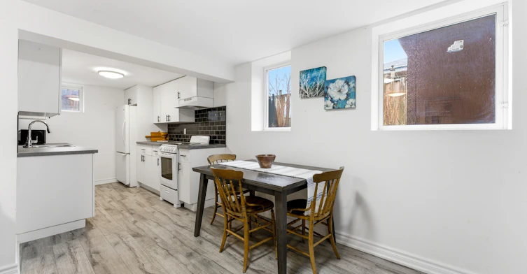 Lower Unit-10 Plaza Square, Belleville, ON, K8N 4J3 - 9