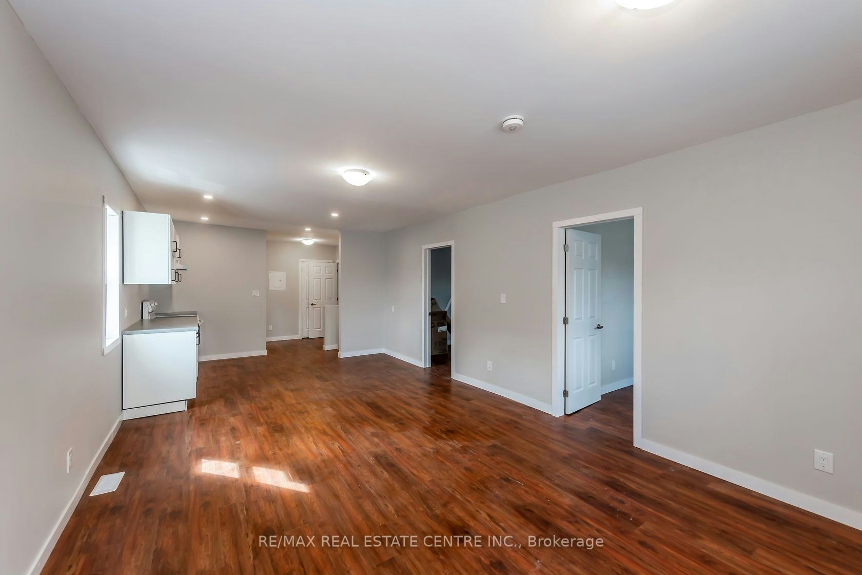 A-104 Beach Road, Hamilton, ON, L8L 3Z9 - 4