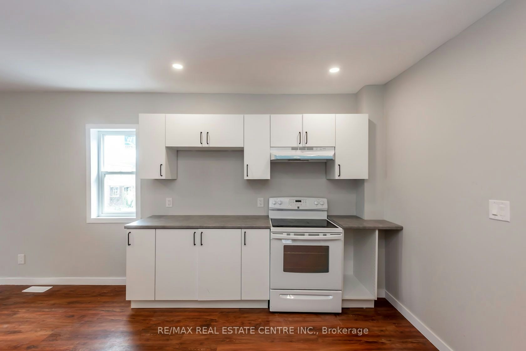 A-104 Beach Road, Hamilton, ON, L8L 3Z9 - 7