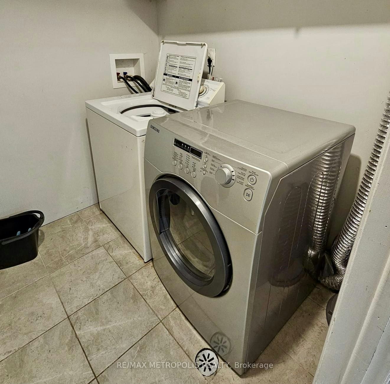 BSMT-7 Medhurst Drive, Ottawa, ON, K2G 3X7 - 11