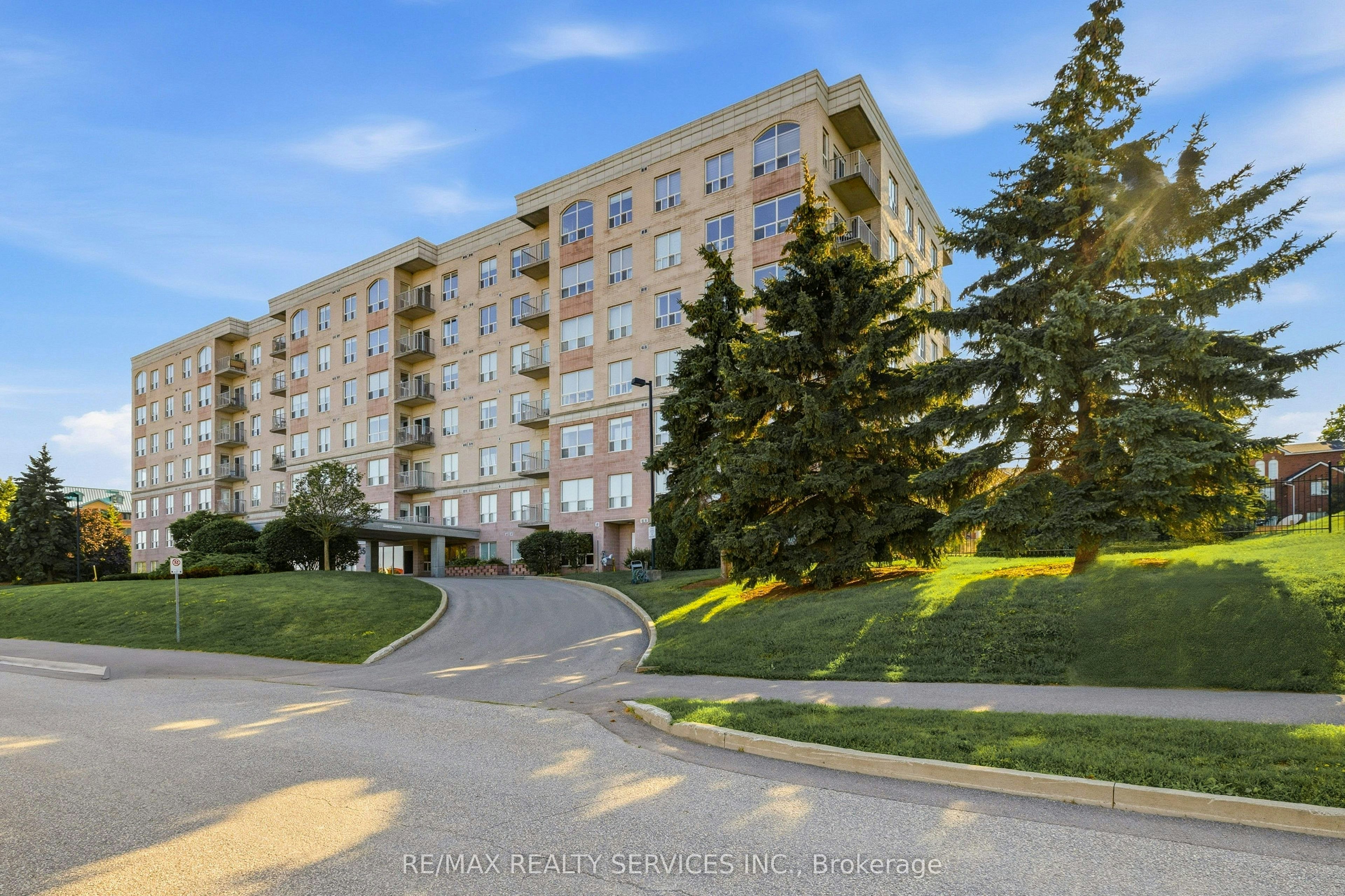 212-350 Wellington Street, Kingston, ON, K7K 7J7