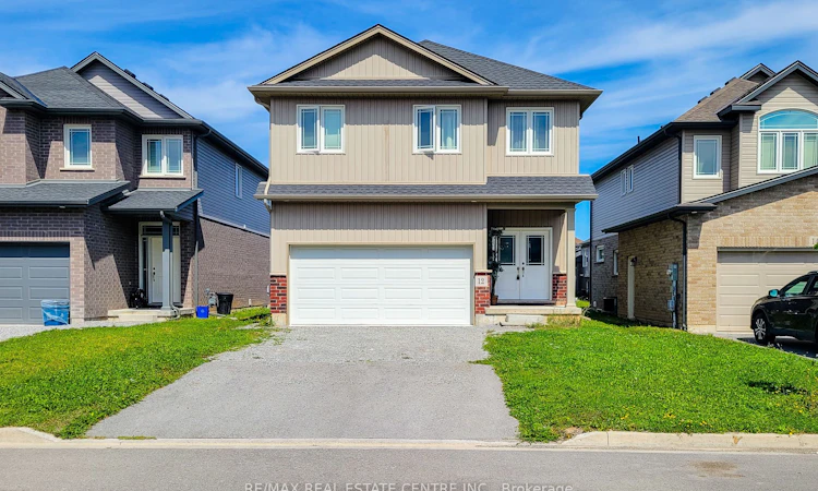 12 Bowman Crescent