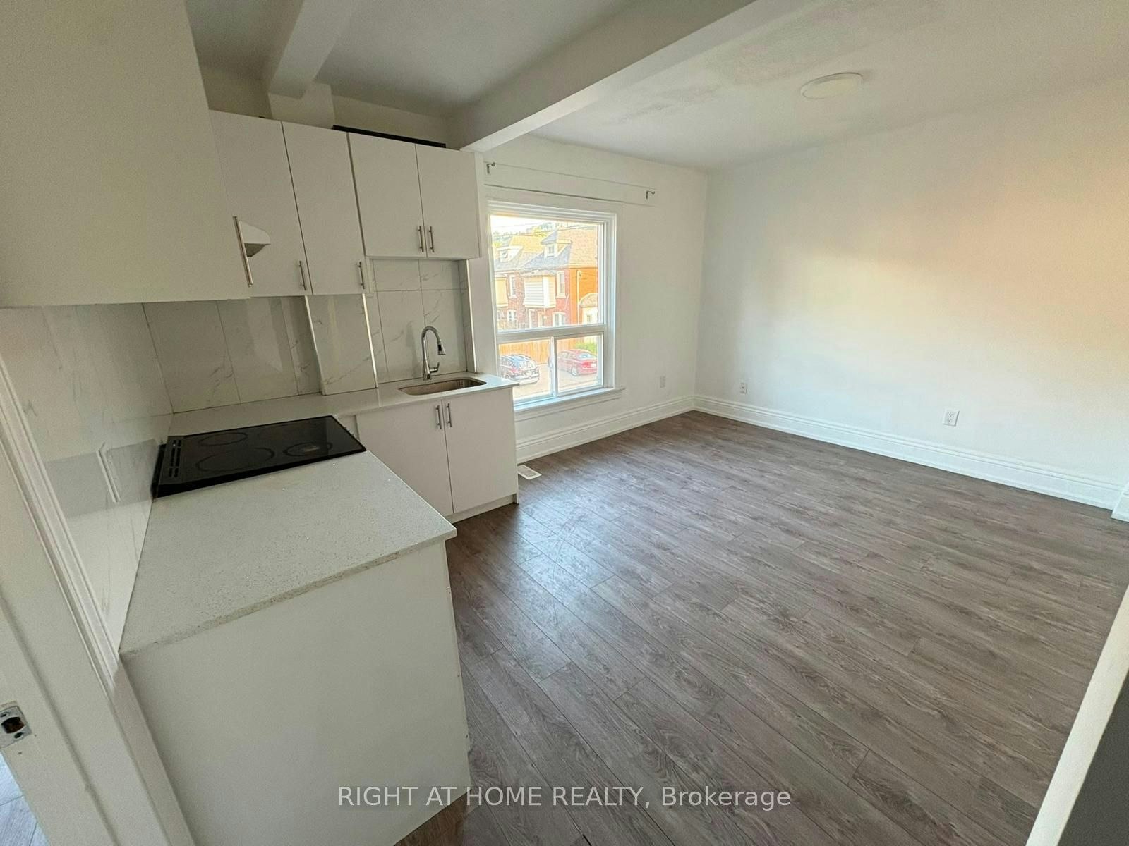 110 Mrytle Avenue, Hamilton, ON, L8M 2G2 - 5