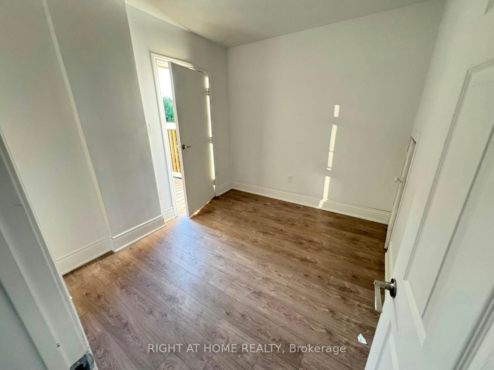110 Mrytle Avenue, Hamilton, ON, L8M 2G2 - 7