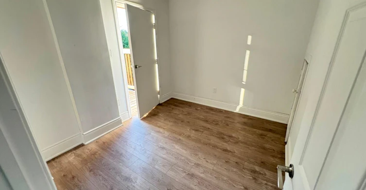 110 Mrytle Avenue, Hamilton, ON, L8M 2G2 - 7