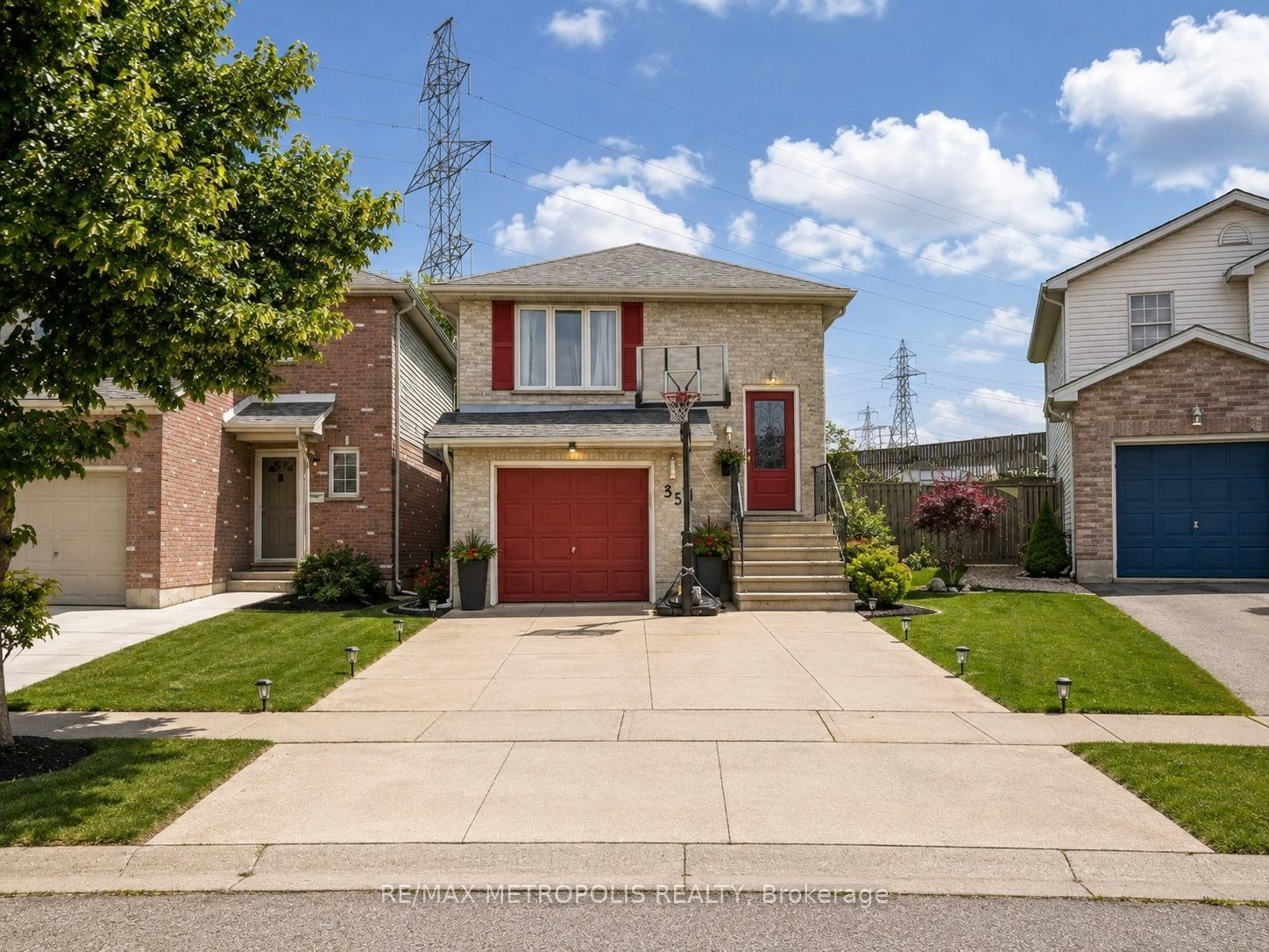 35 Phair Crescent, London, ON, N5Z 5B5