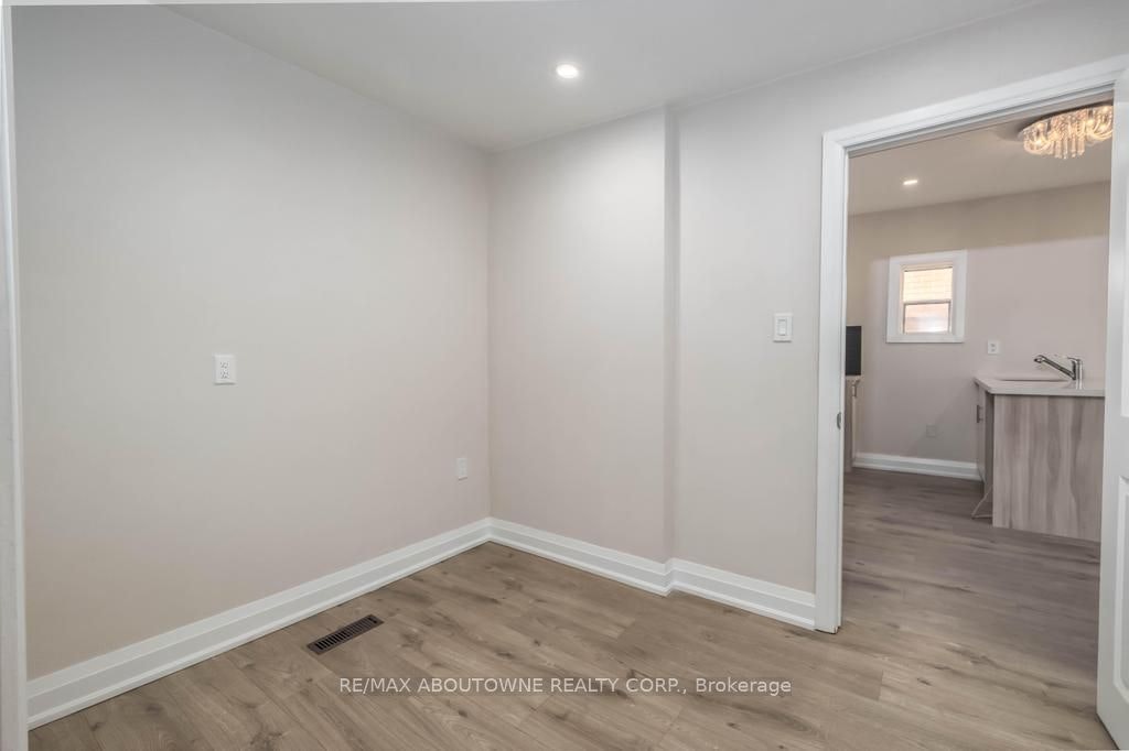 131 West Avenue N, Hamilton, ON, L8L 5C4 - 8