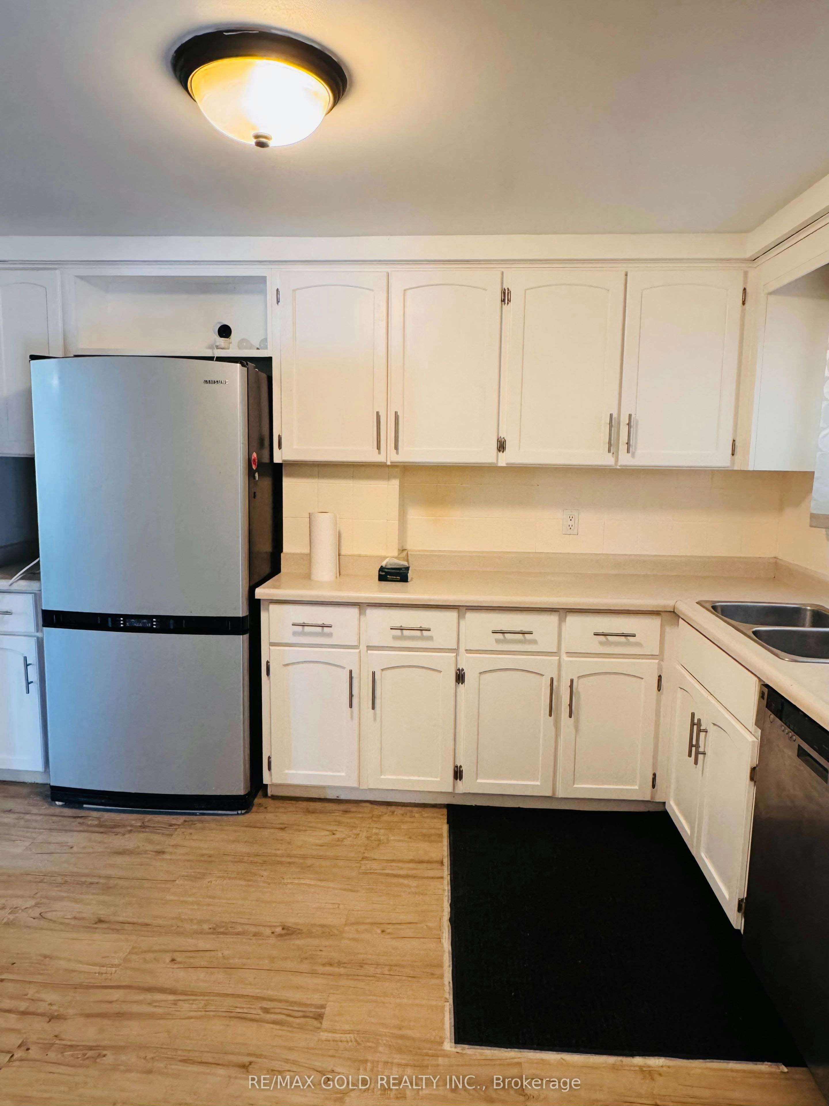 345 Imperial Road S, Guelph, ON, N1K 1L7 - 4