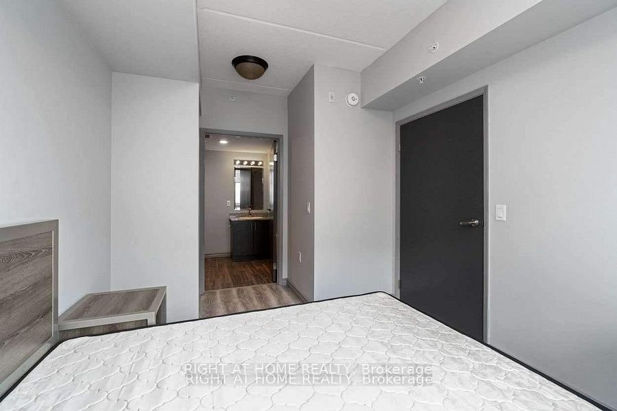 G101-275 Larch Street, Waterloo, ON, N2L 3R2 - 15