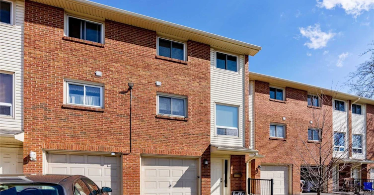 15-6 Loconder Drive, Hamilton, ON, L8W 1V8