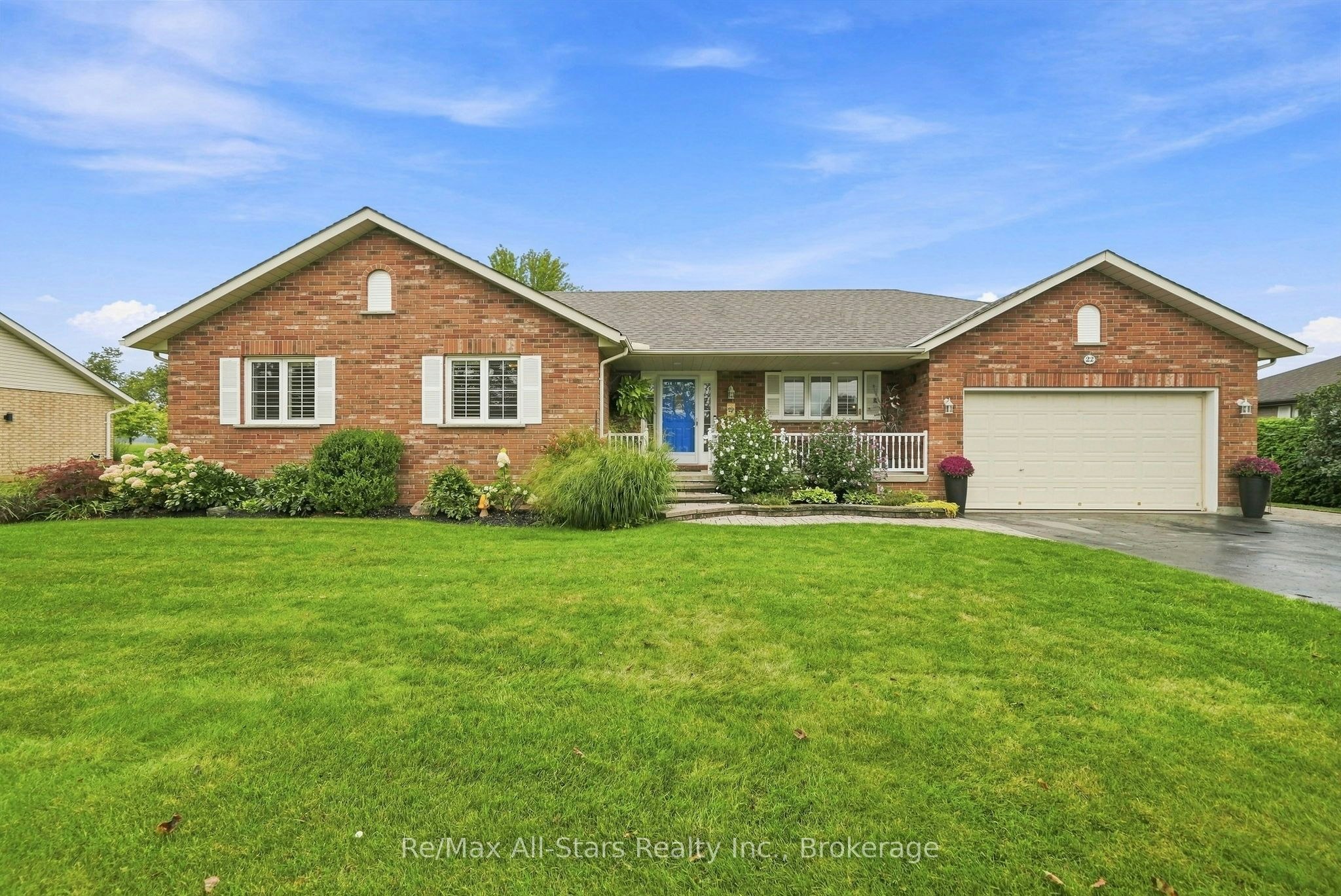 22 Hallett Crescent, Kawartha Lakes, ON, K0M 2C0