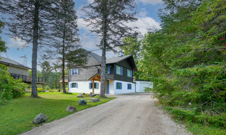 61 Pine River Crescent