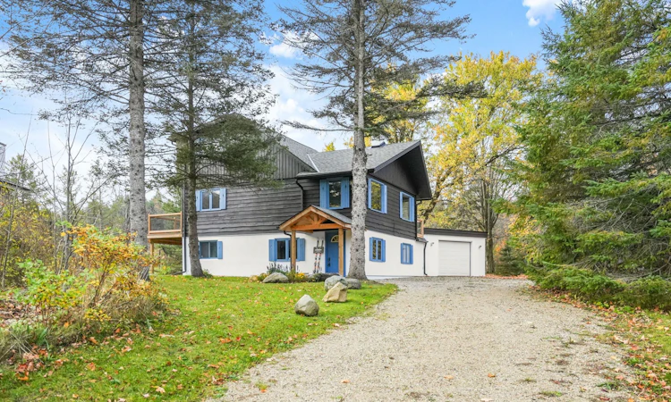 61 Pine River Crescent