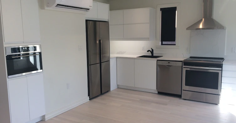 4-843 Main Street E, Hamilton, ON, L8M 1L8 - 5