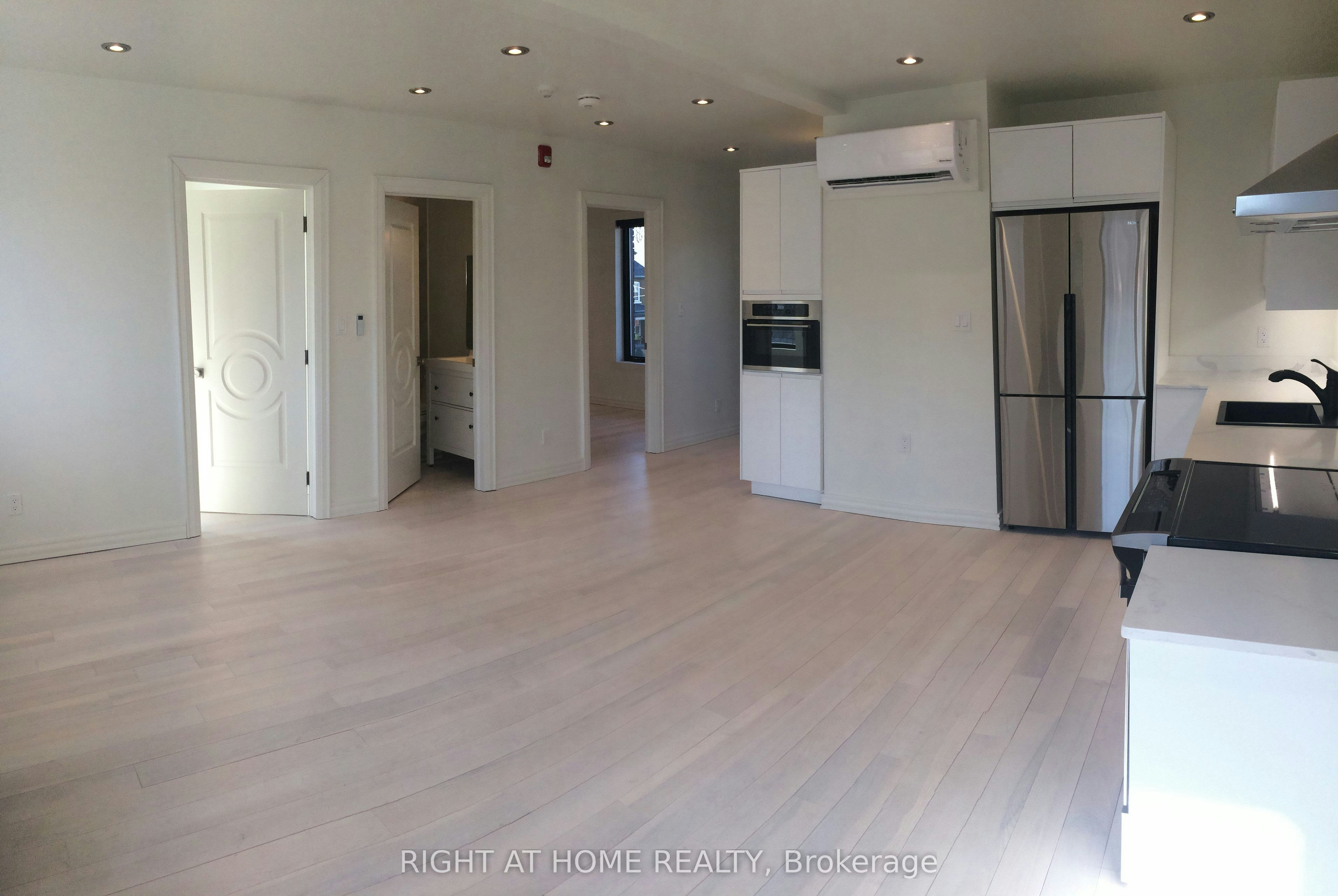 4-843 Main Street E, Hamilton, ON, L8M 1L8 - 2