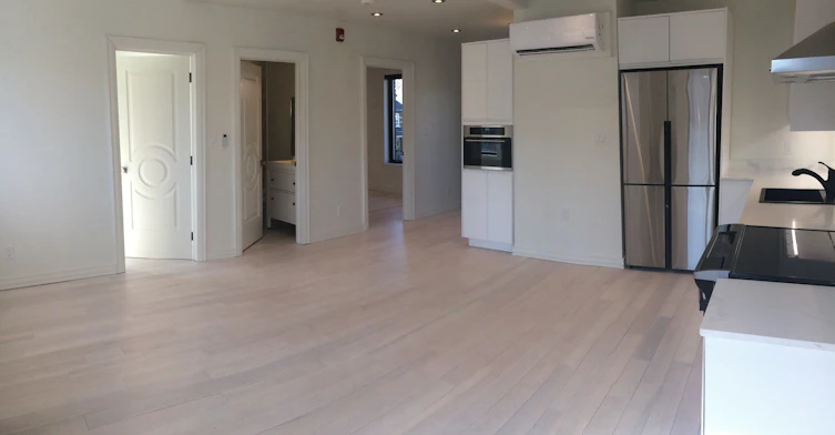4-843 Main Street E, Hamilton, ON, L8M 1L8 - 2