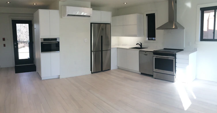 4-843 Main Street E, Hamilton, ON, L8M 1L8 - 3