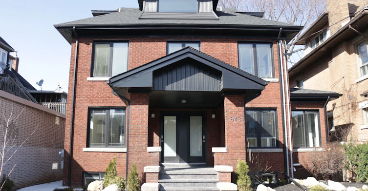 4-843 Main Street E, Hamilton, ON, L8M 1L8