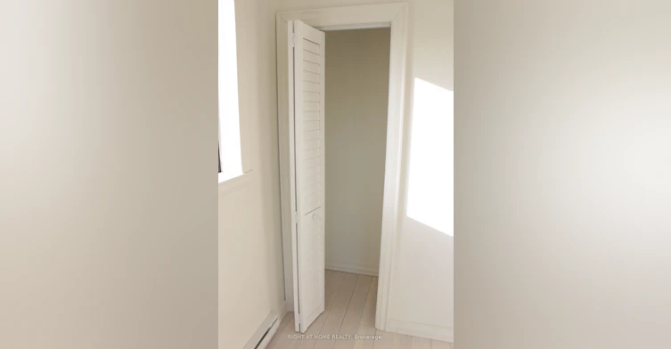 4-843 Main Street E, Hamilton, ON, L8M 1L8 - 9