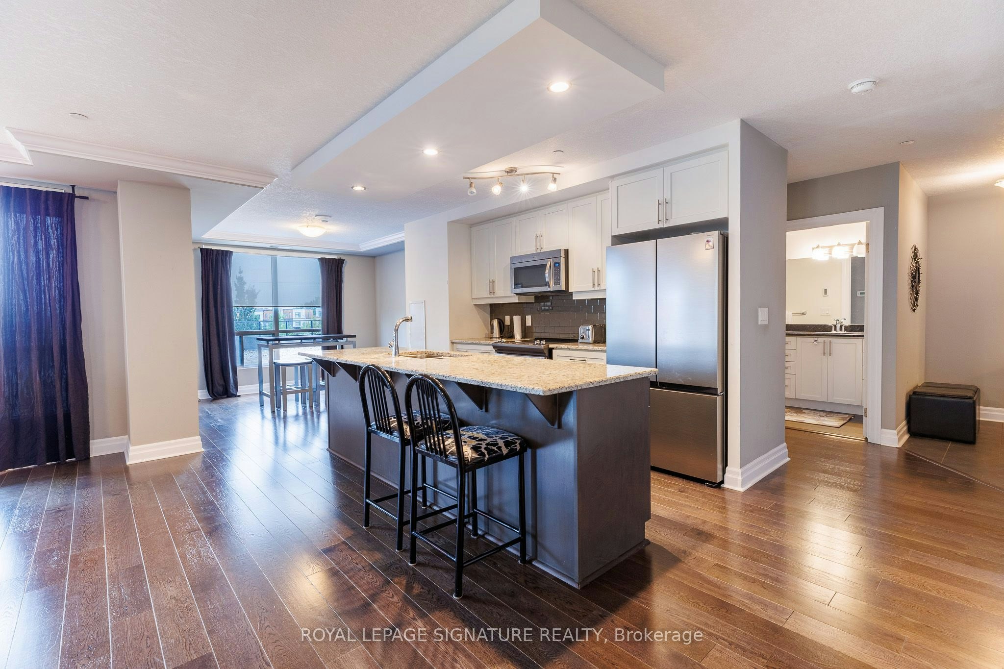 211-240 Villagewalk Boulevard, London, ON, N6G 0P6 - 8