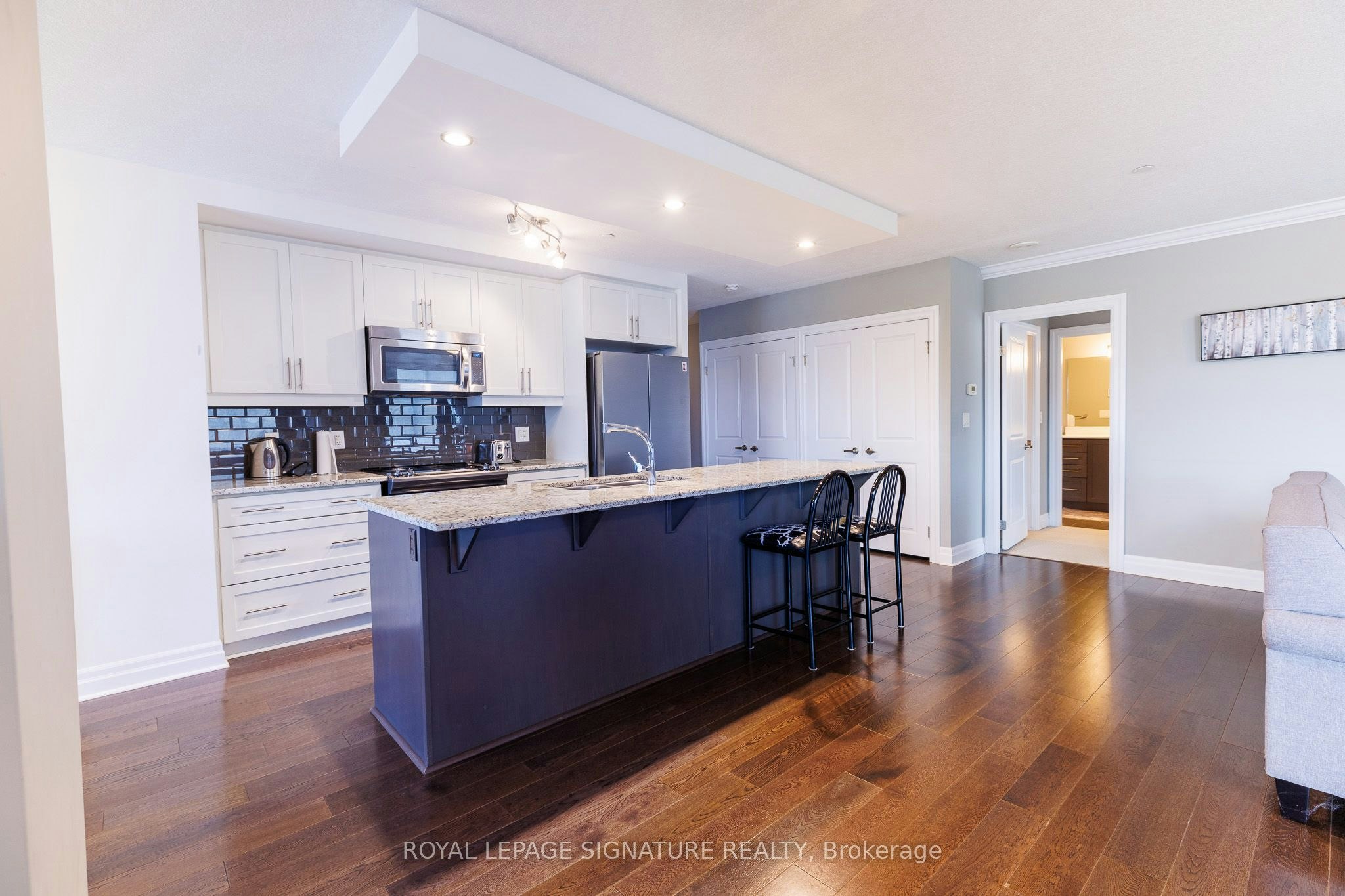 211-240 Villagewalk Boulevard, London, ON, N6G 0P6 - 9
