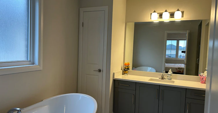 Upper-9306 White Oak Avenue, Niagara Falls, ON, L2G 0E9 - 22