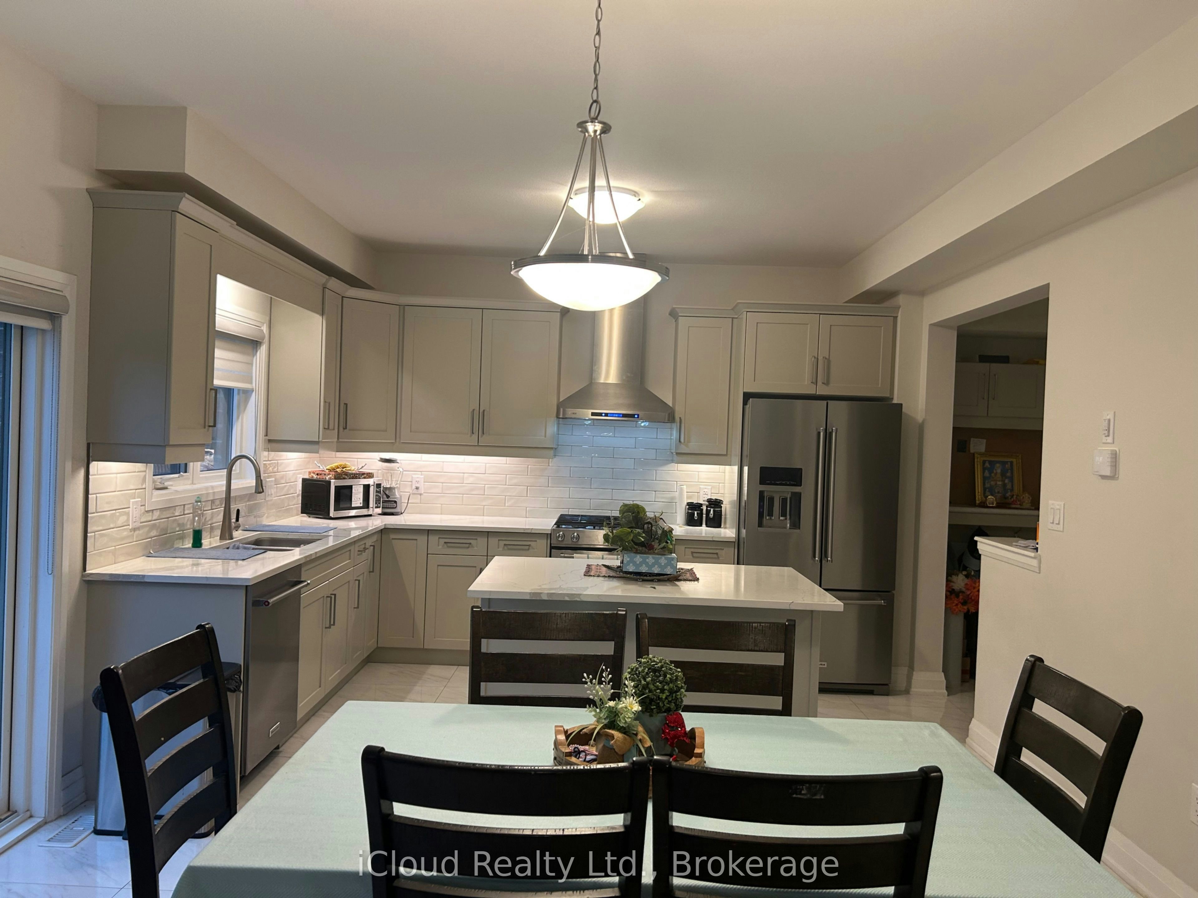 Upper-9306 White Oak Avenue, Niagara Falls, ON, L2G 0E9 - 3