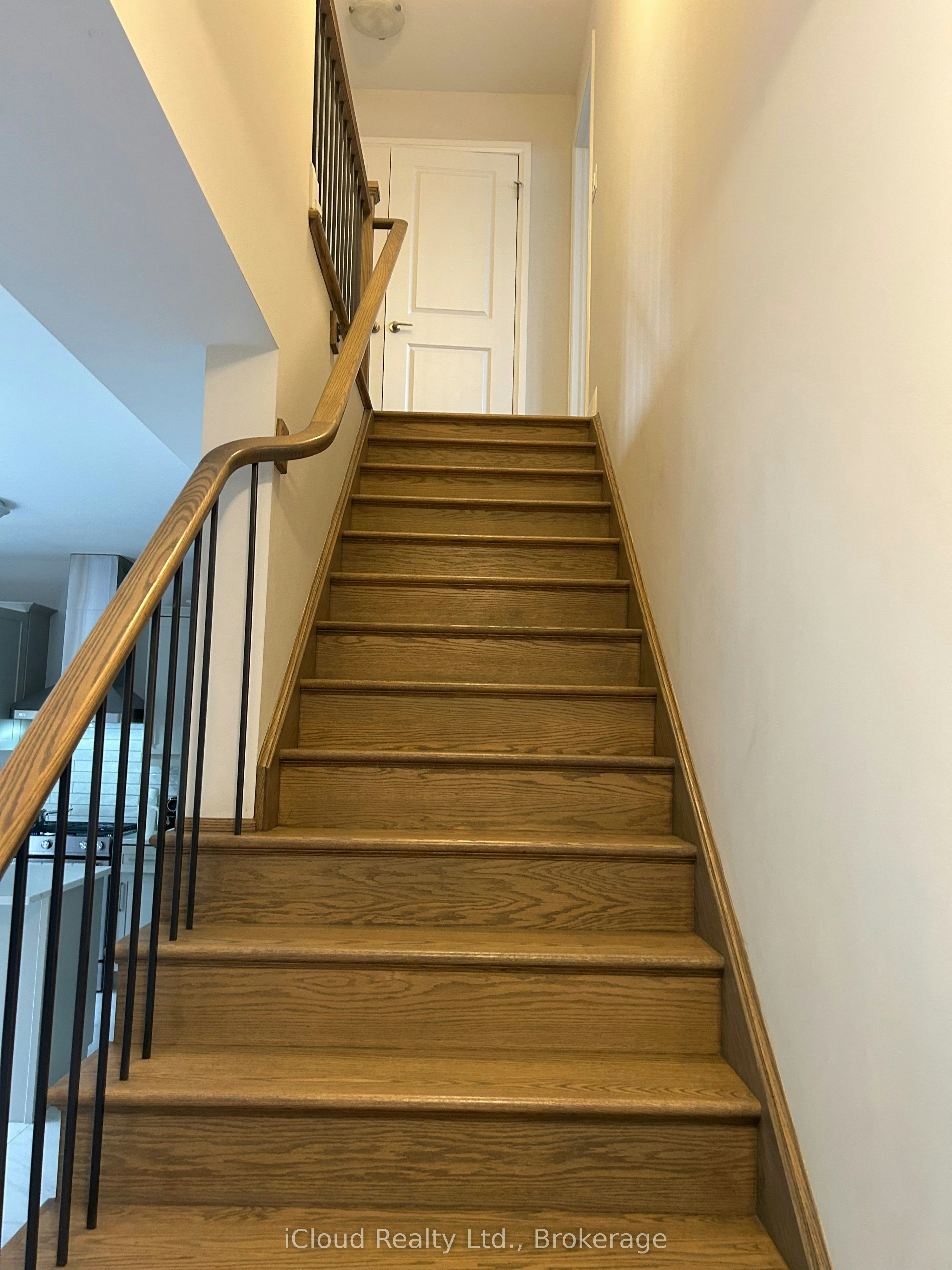 Upper-9306 White Oak Avenue, Niagara Falls, ON, L2G 0E9 - 32