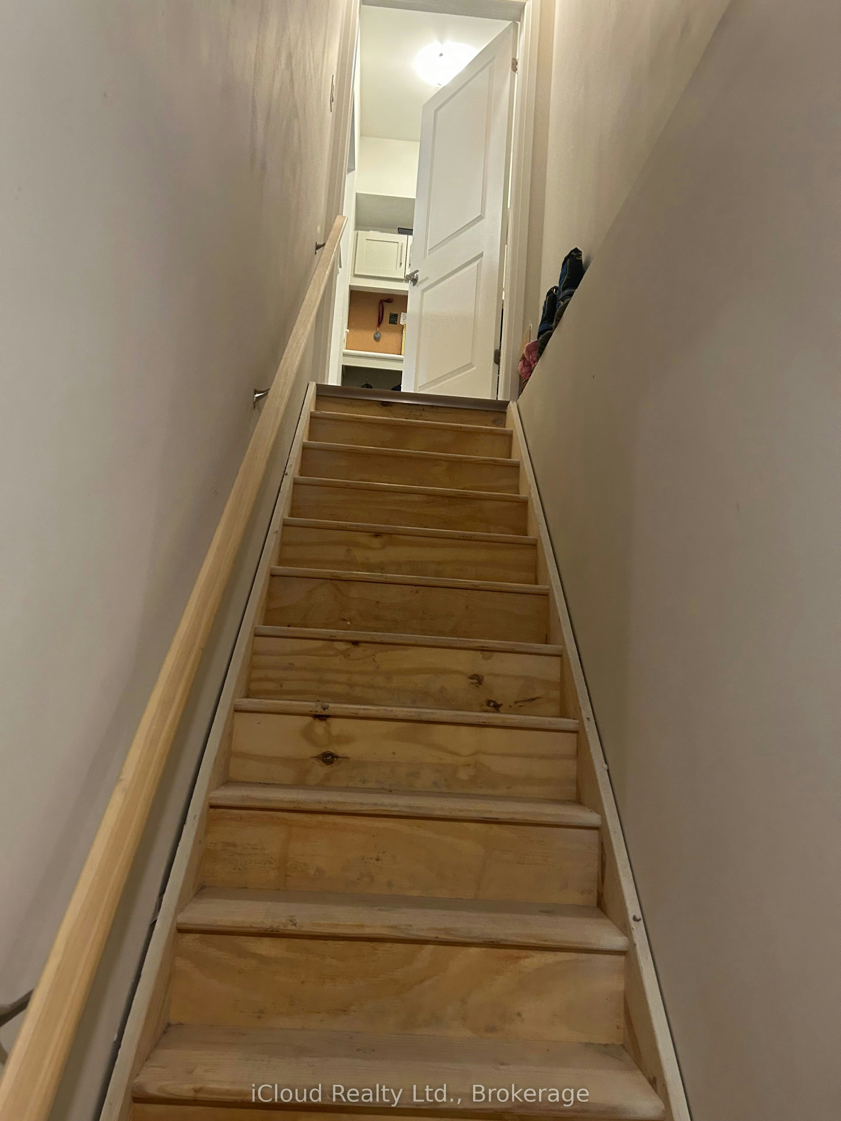 Upper-9306 White Oak Avenue, Niagara Falls, ON, L2G 0E9 - 5
