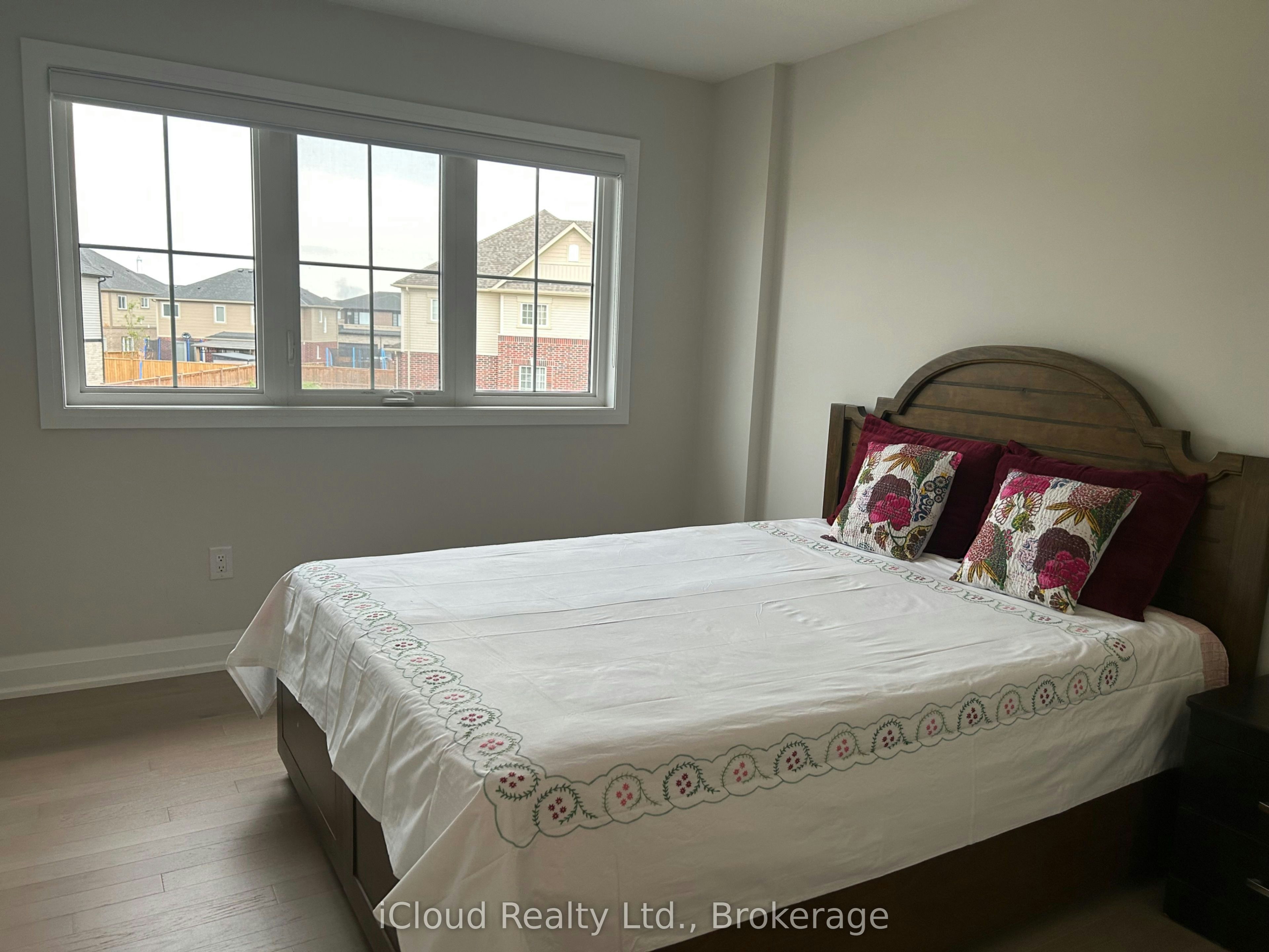 Upper-9306 White Oak Avenue, Niagara Falls, ON, L2G 0E9 - 30