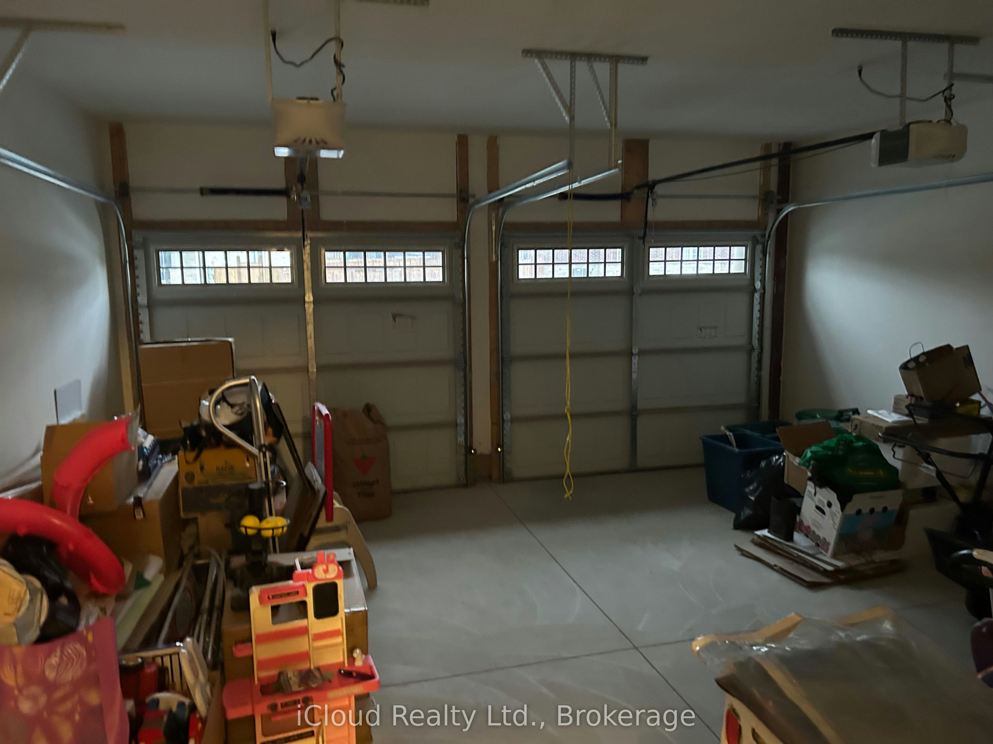 Upper-9306 White Oak Avenue, Niagara Falls, ON, L2G 0E9 - 9