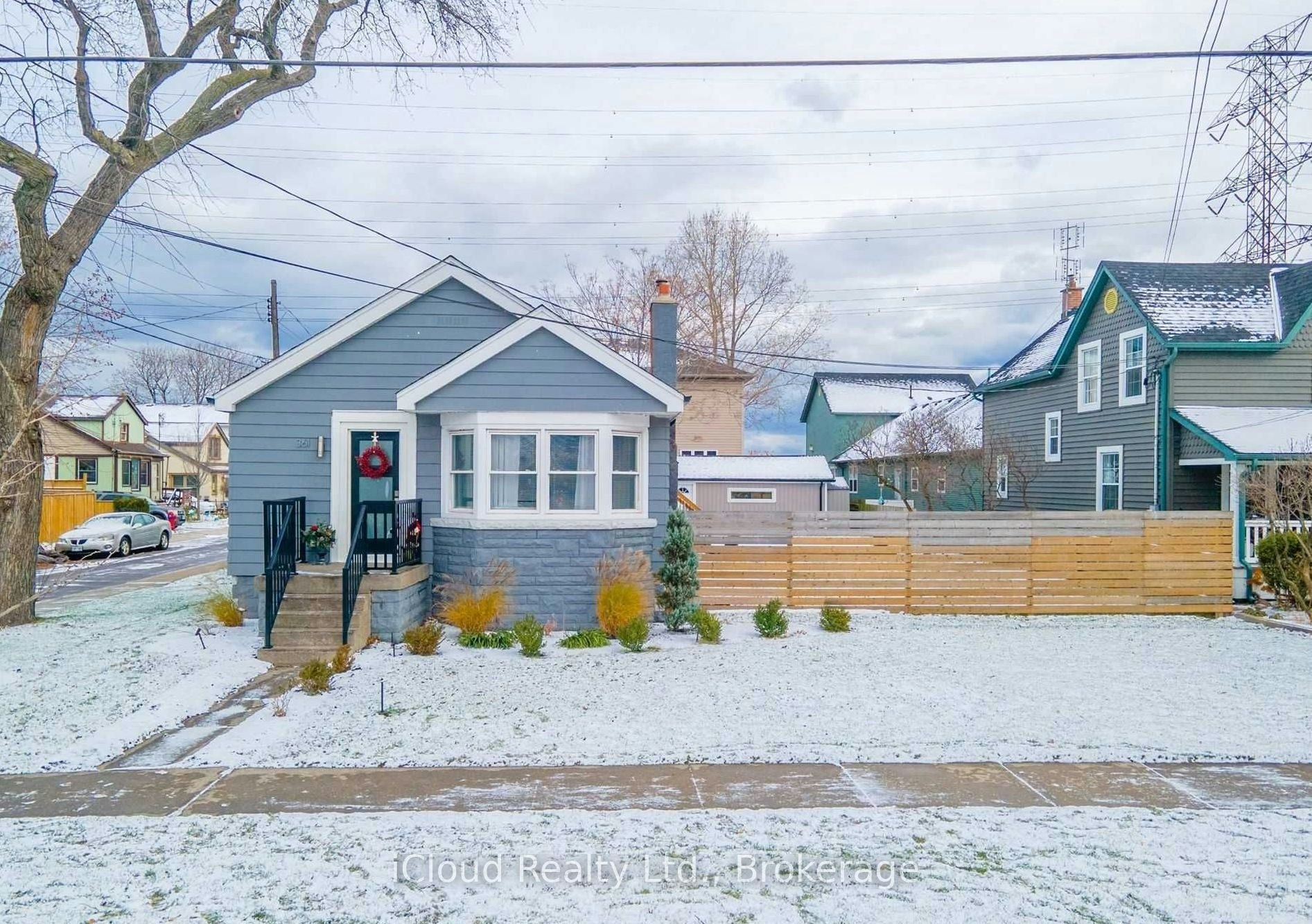 Main-361 Beach Boulevard W, Hamilton, ON, L8H 6W4
