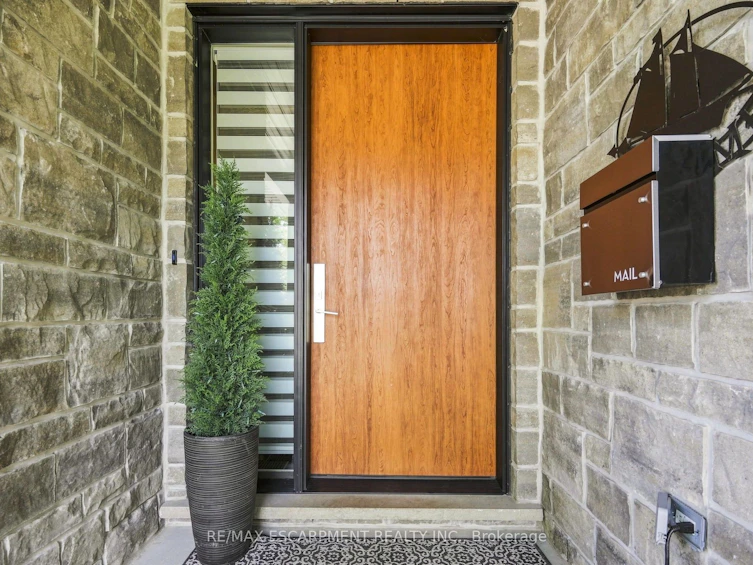 42 Carlton Avenue, Welland, ON, L3C 1P9 - 5